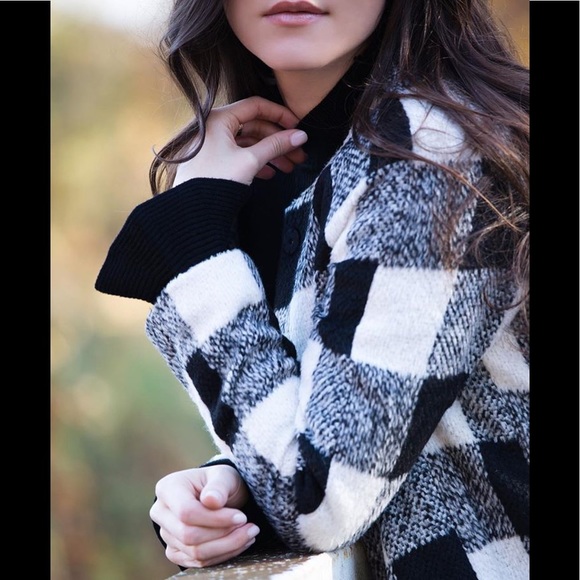 Amazing Buffalo Plaid Sweater Jacket - Picture 4 of 8